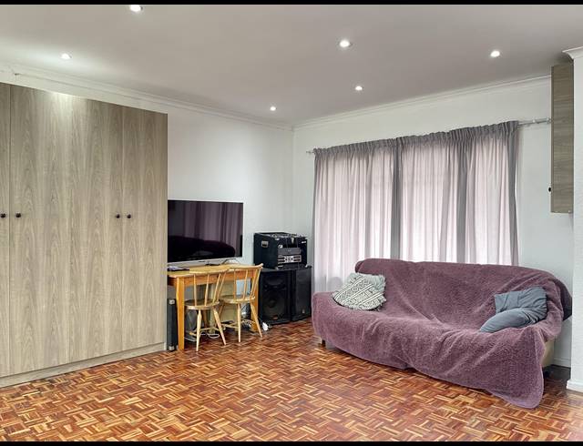 3 BEDROOM HOUSE RENTED IN FAIRWAYS